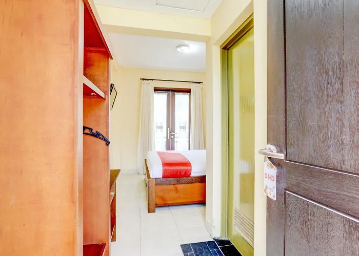 Hotel Oyo 90311 Damai 2*